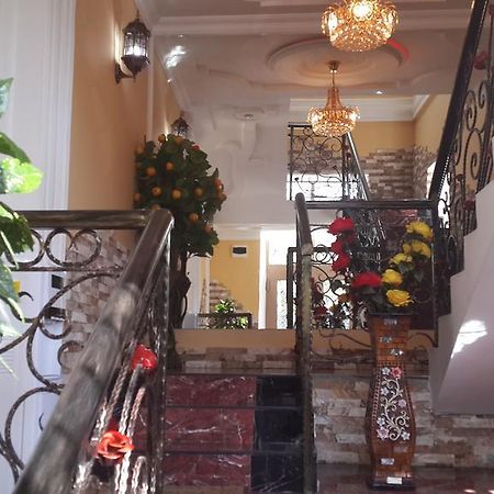Edemi Hotel Kutaisi Exteriör bild