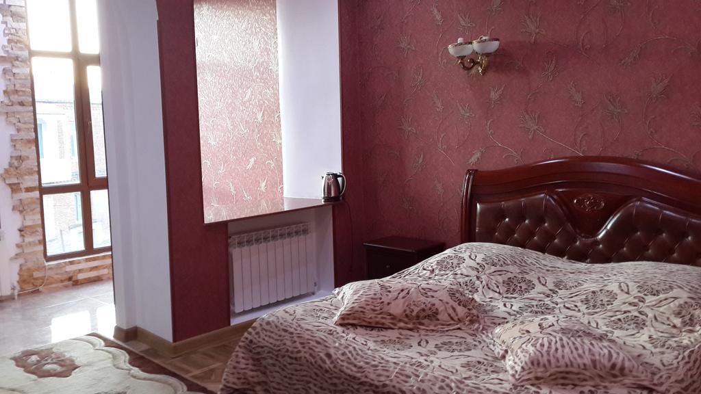 Edemi Hotel Kutaisi Exteriör bild