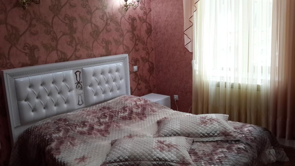 Edemi Hotel Kutaisi Rum bild