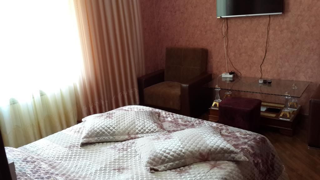Edemi Hotel Kutaisi Rum bild