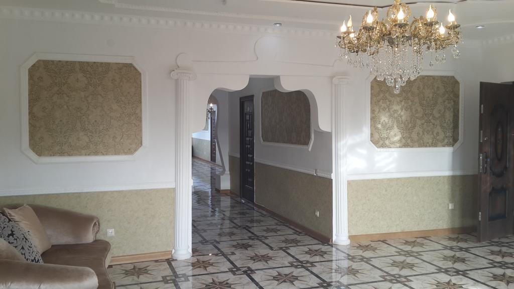 Edemi Hotel Kutaisi Rum bild