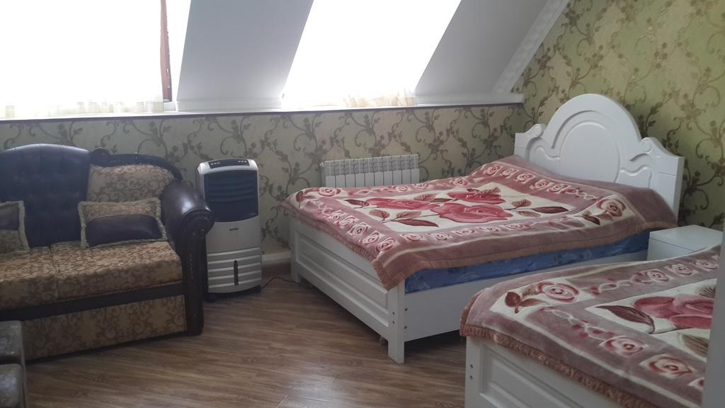 Edemi Hotel Kutaisi Rum bild