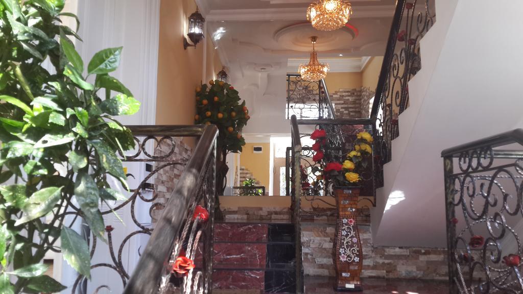 Edemi Hotel Kutaisi Exteriör bild