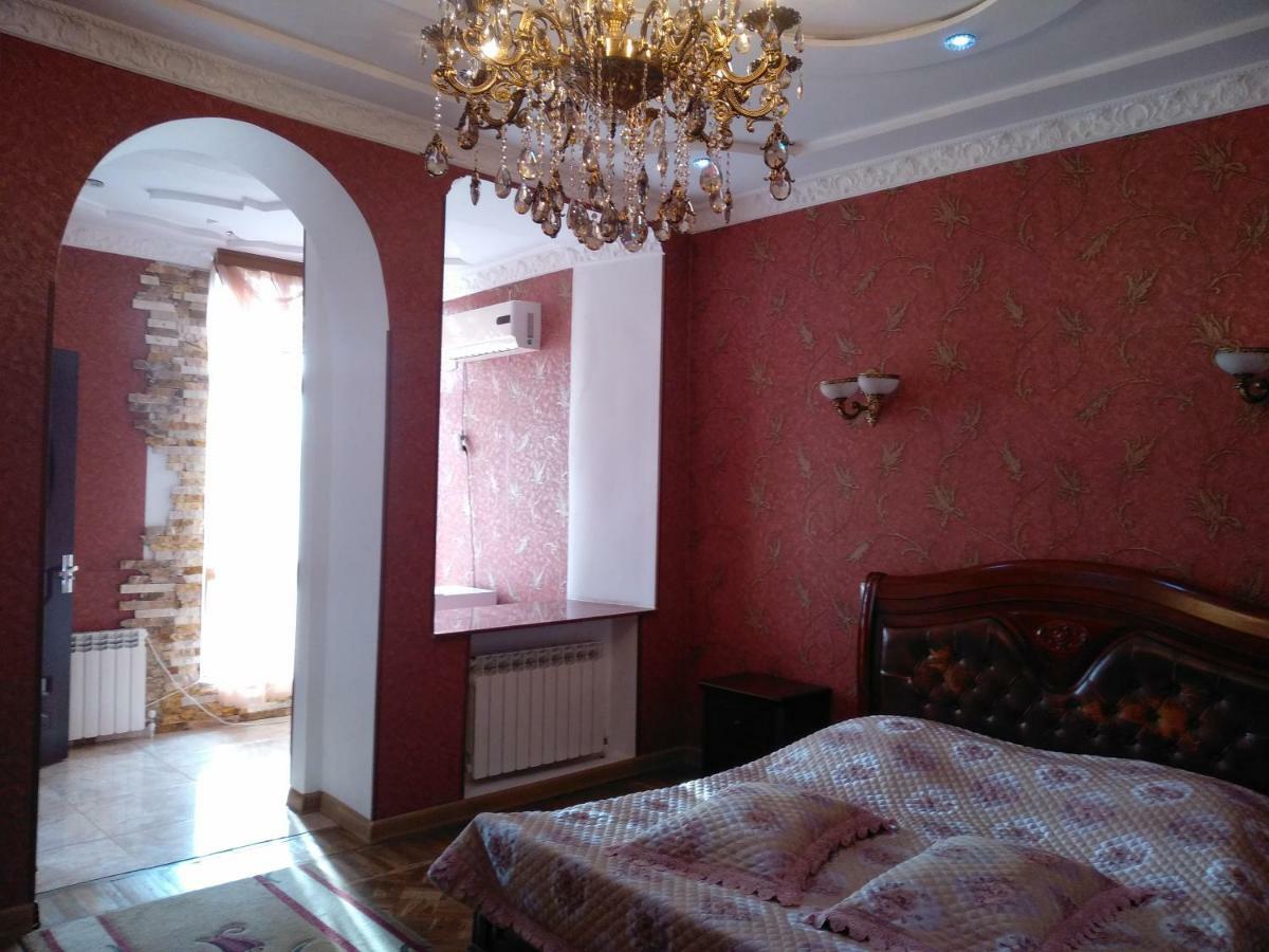 Edemi Hotel Kutaisi Exteriör bild