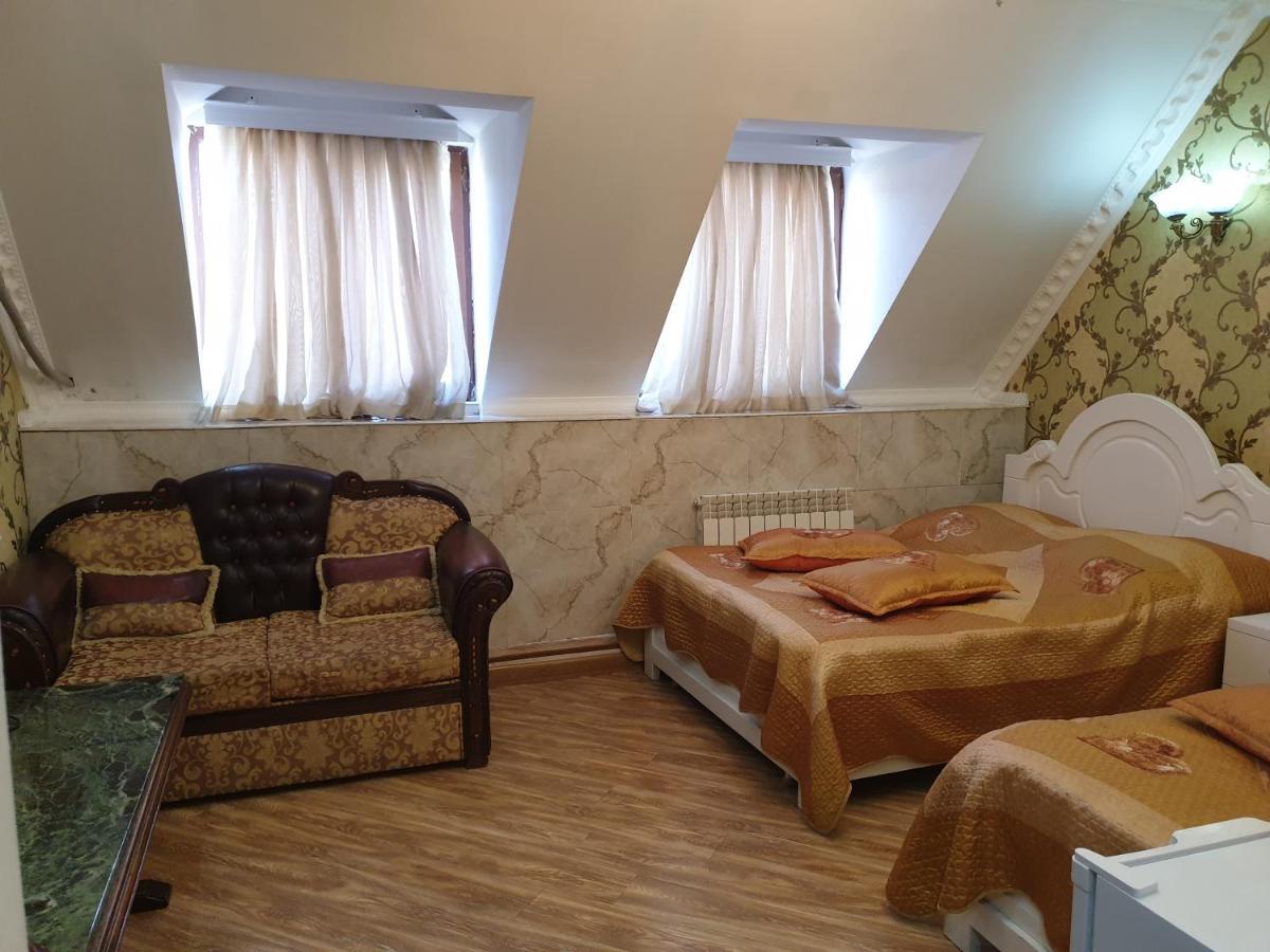 Edemi Hotel Kutaisi Exteriör bild