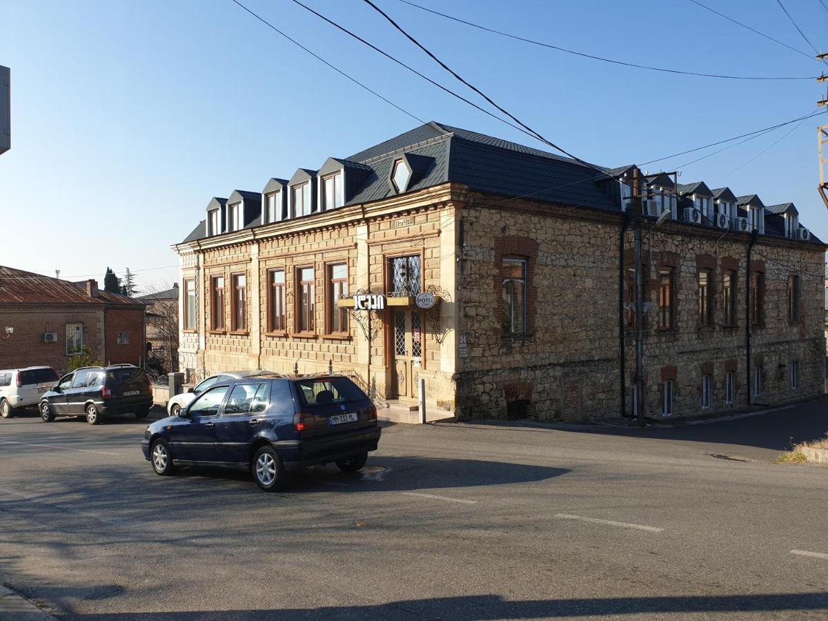 Edemi Hotel Kutaisi Exteriör bild